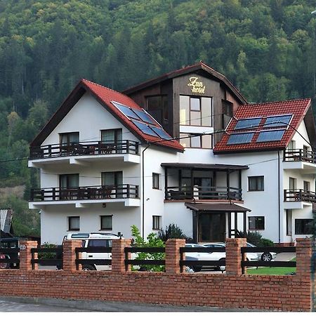 Zan Hotel Войняса Екстер'єр фото