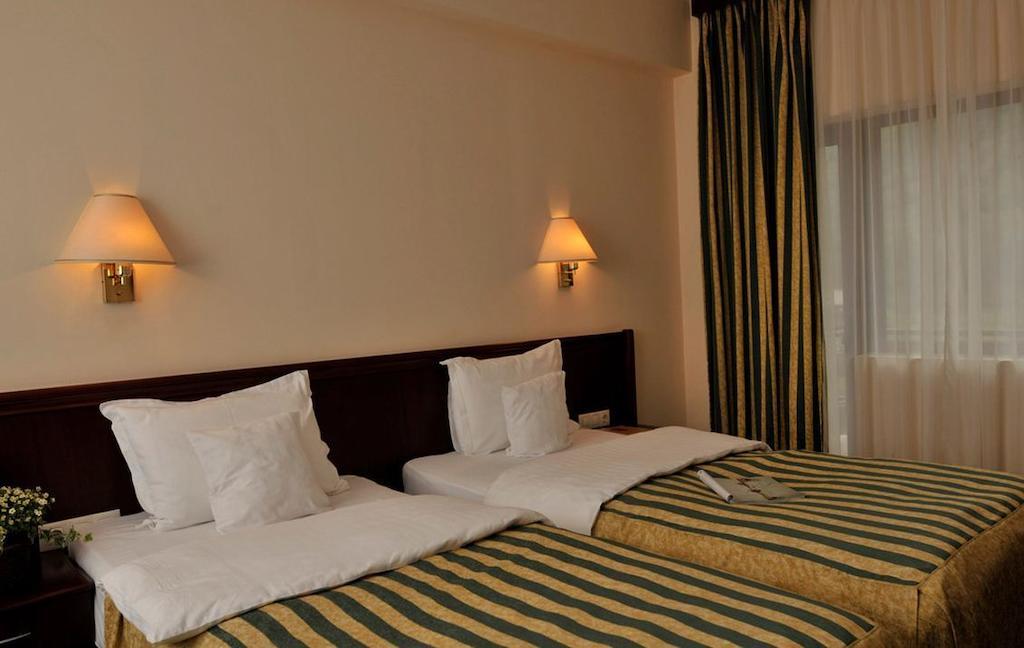 Zan Hotel Войняса Екстер'єр фото