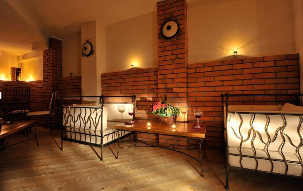 Zan Hotel Войняса Екстер'єр фото