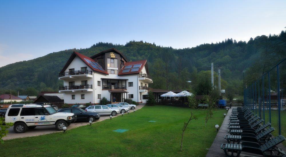 Zan Hotel Войняса Екстер'єр фото